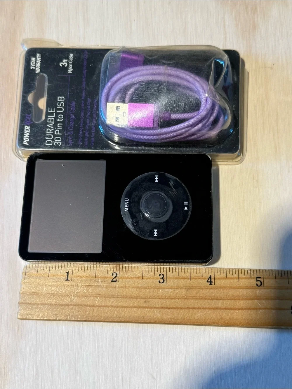 iPod Model:A1136 5thGen 60GB Blk“BROKEN”Hard Drive/Battery Issues Read Info Blw!